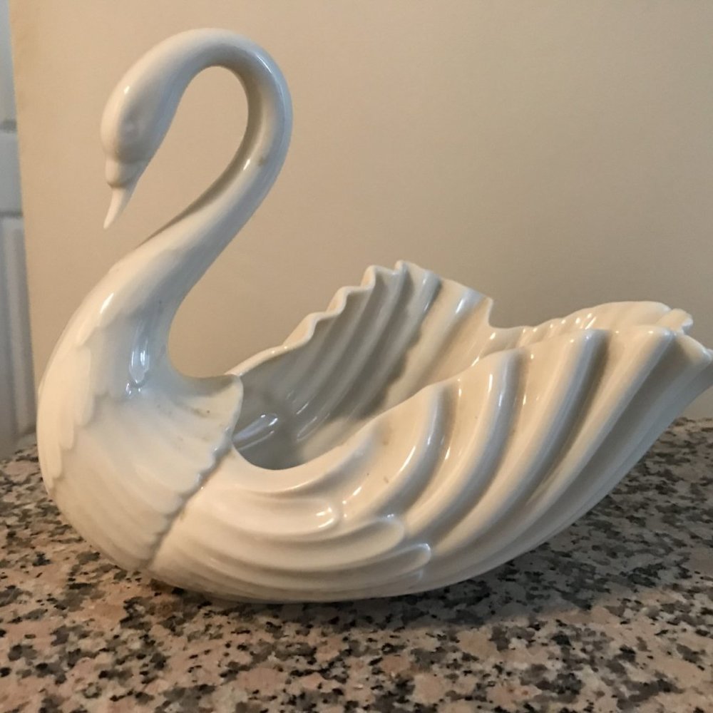 Lenox Vintage Large China Swan